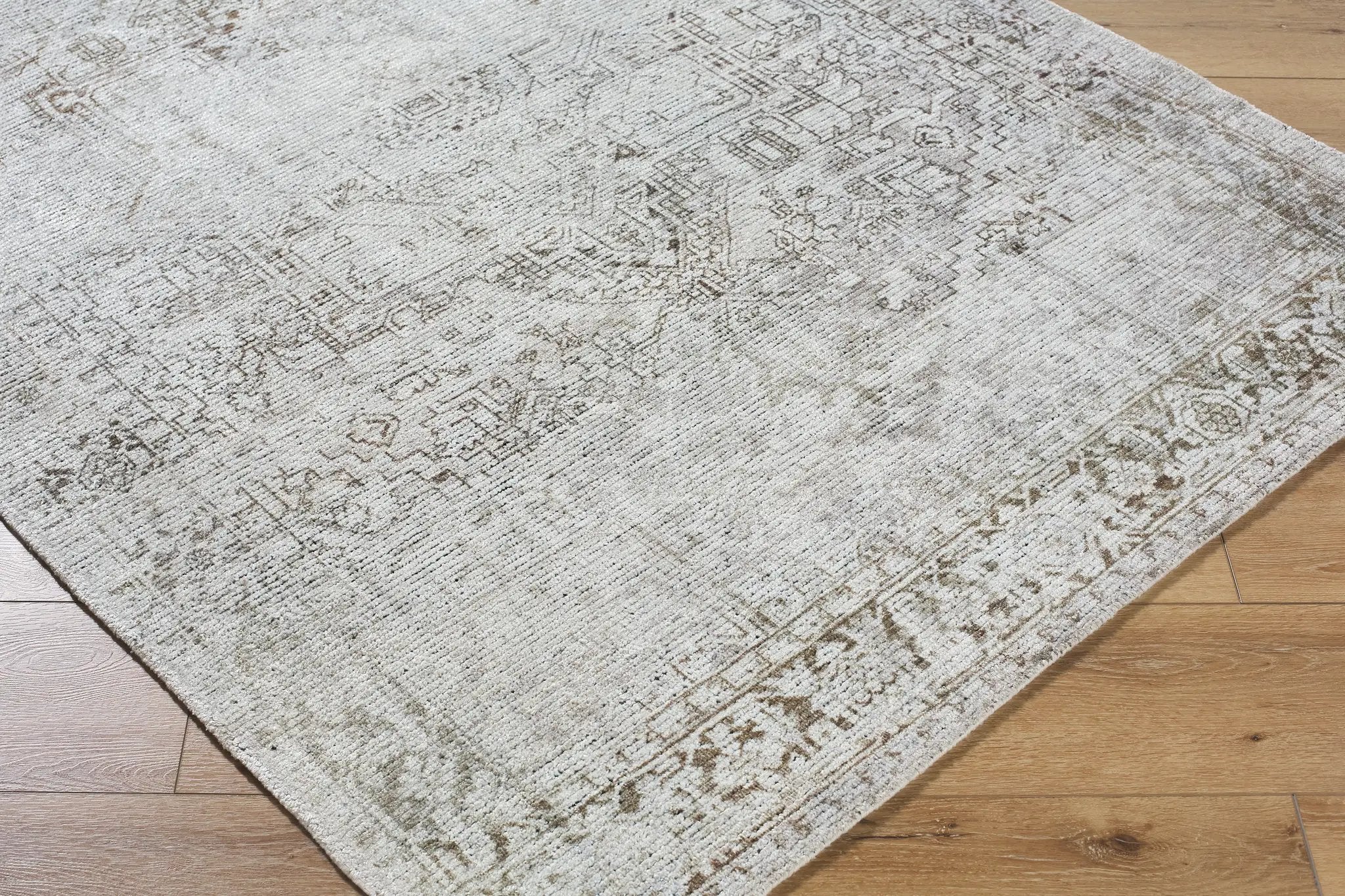Unique UNQ-2321 Ivory Area Rug by LIVABLISS