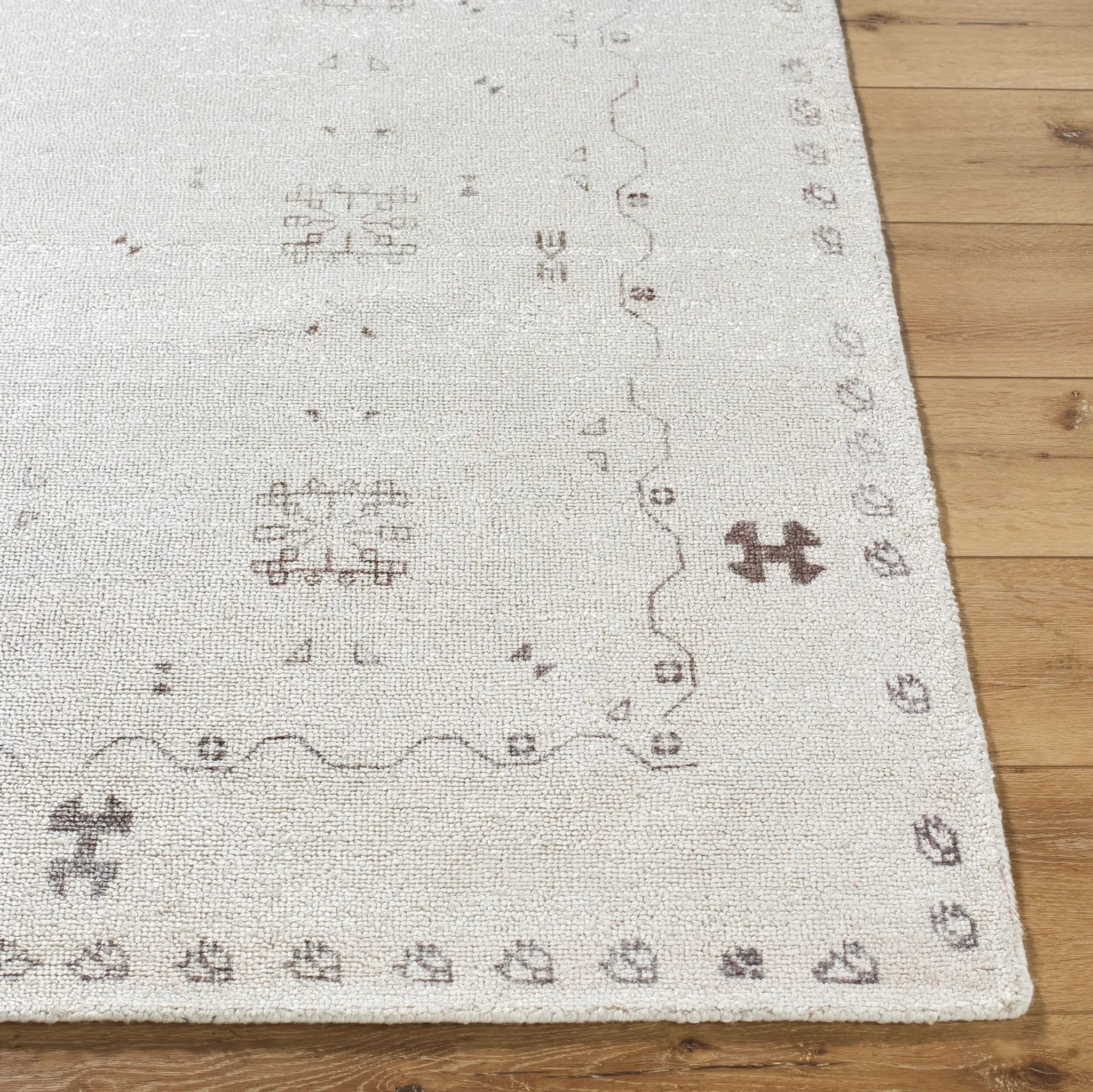 Unique UNQ-2322 Ivory Area Rug by LIVABLISS