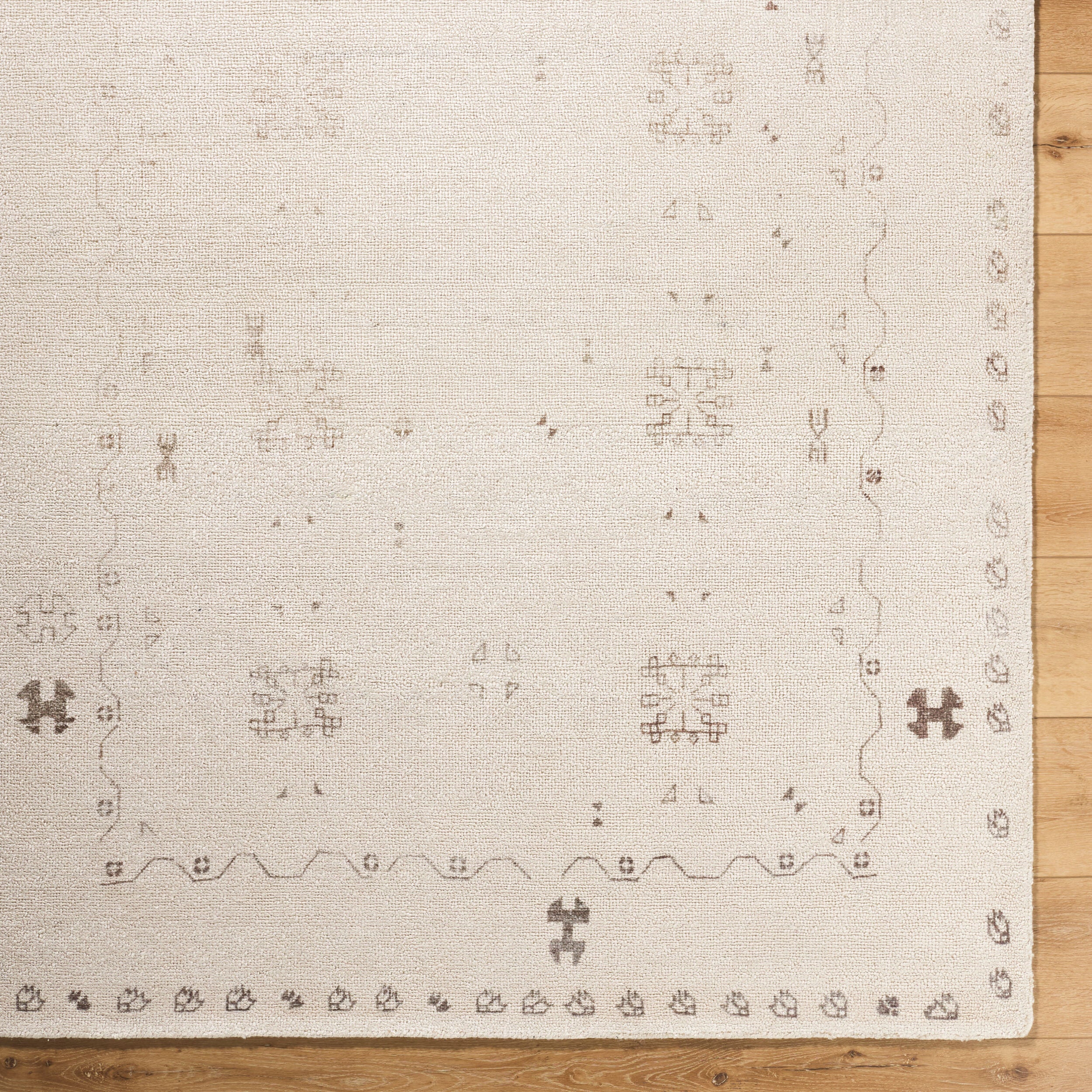 Surya Unique UNQ-2322 Ivory Area Rug by LIVABLISS