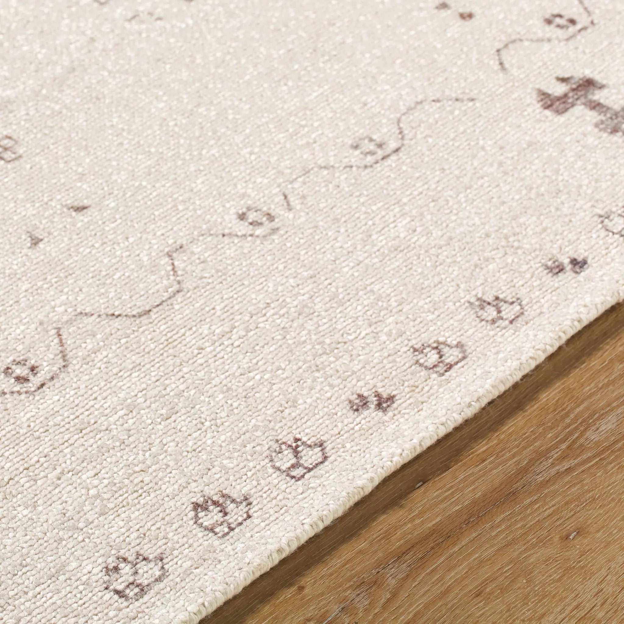 Unique UNQ-2322 Ivory Area Rug by LIVABLISS
