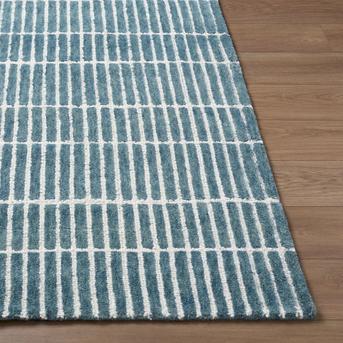 LIVABLISS Vista VIT-2304 Teal Area Rug