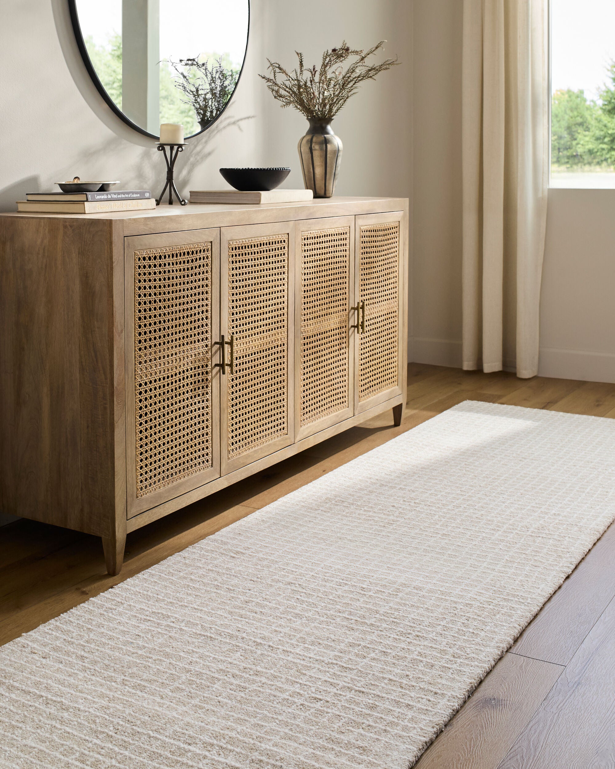 Andreas VVAN-2303 Ivory Area Rug