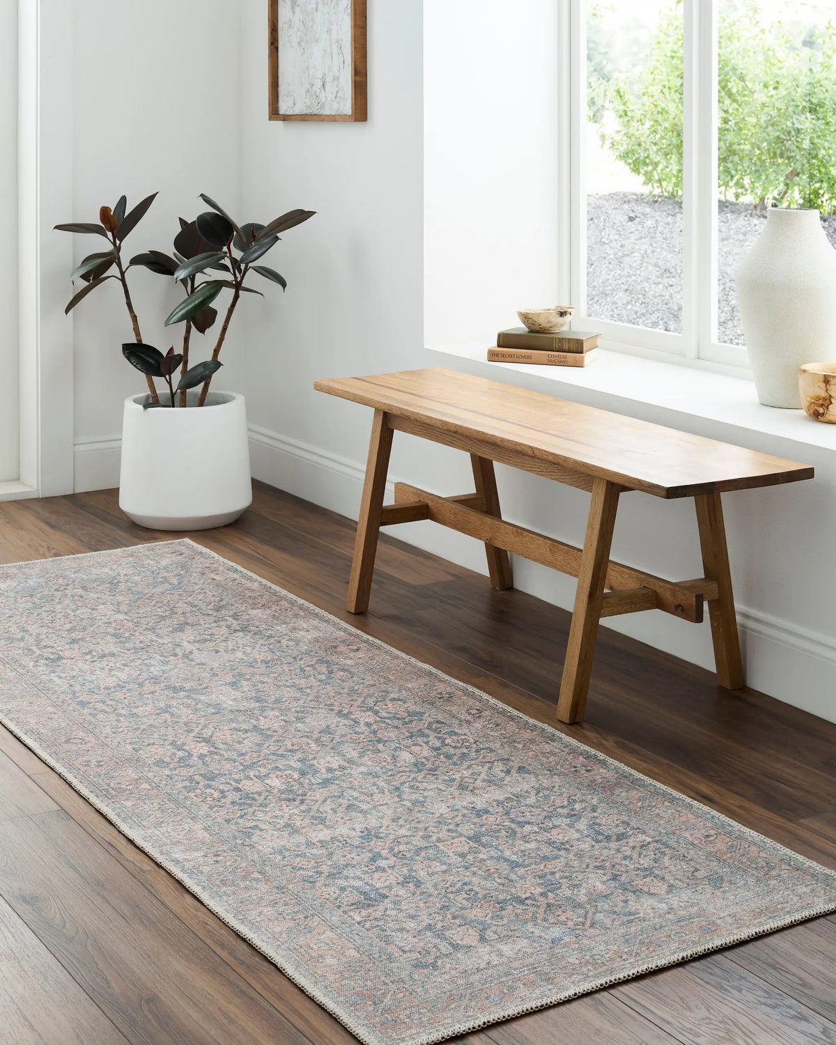 Lorelai VVLO-2302 Black Area Rug by LIVABLISS