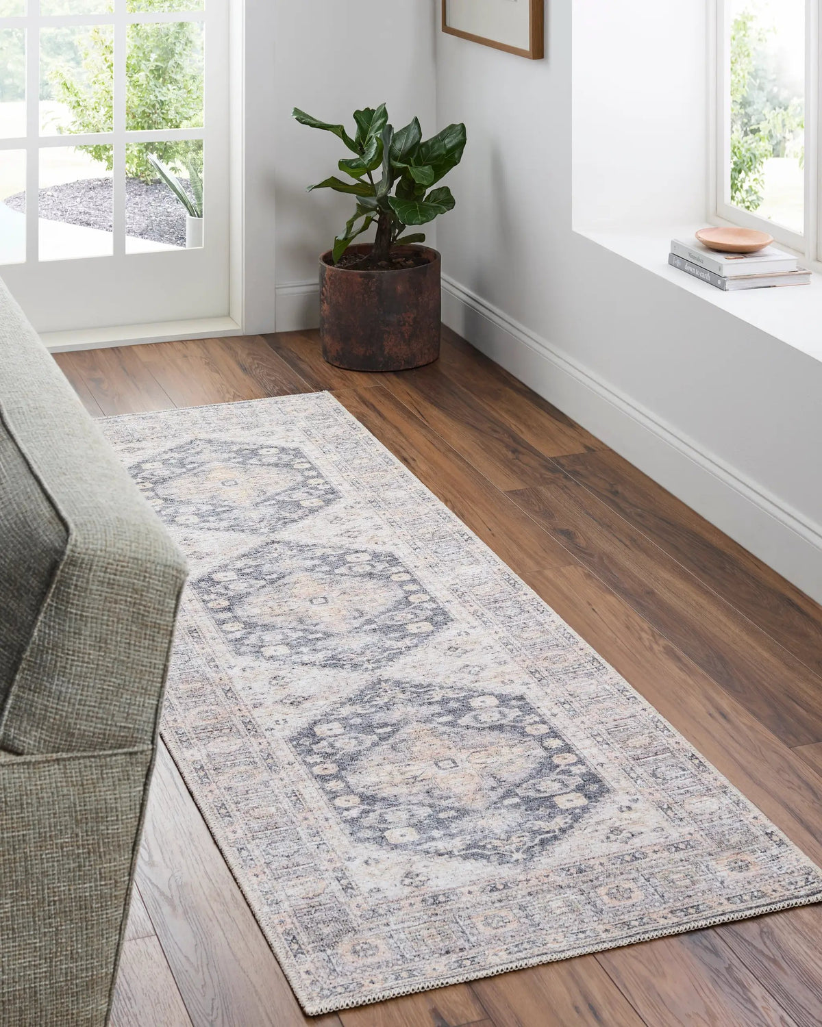 Lorelai VVLO-2306 Black Area Rug by LIVABLISS