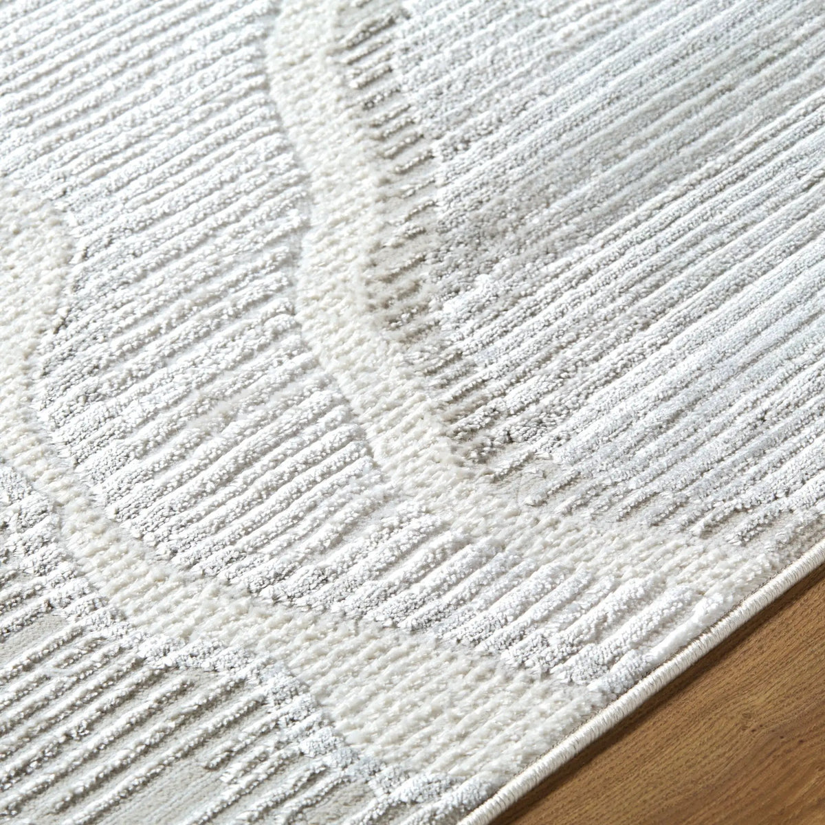 Wolly WOY-2307 White Area Rug by LIVABLISS