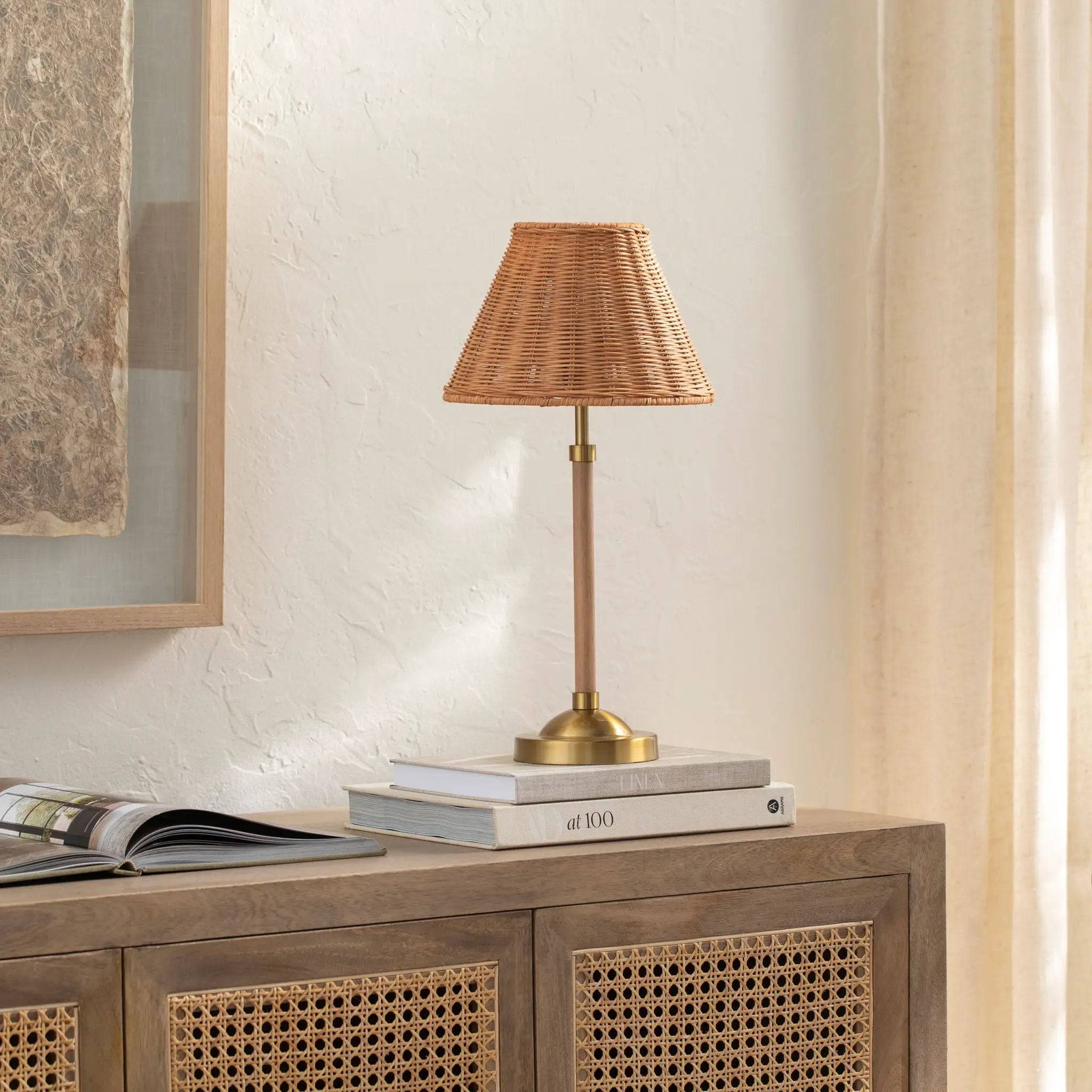 Xander XDR-001 Accent Table Lamp by LIVABLISS